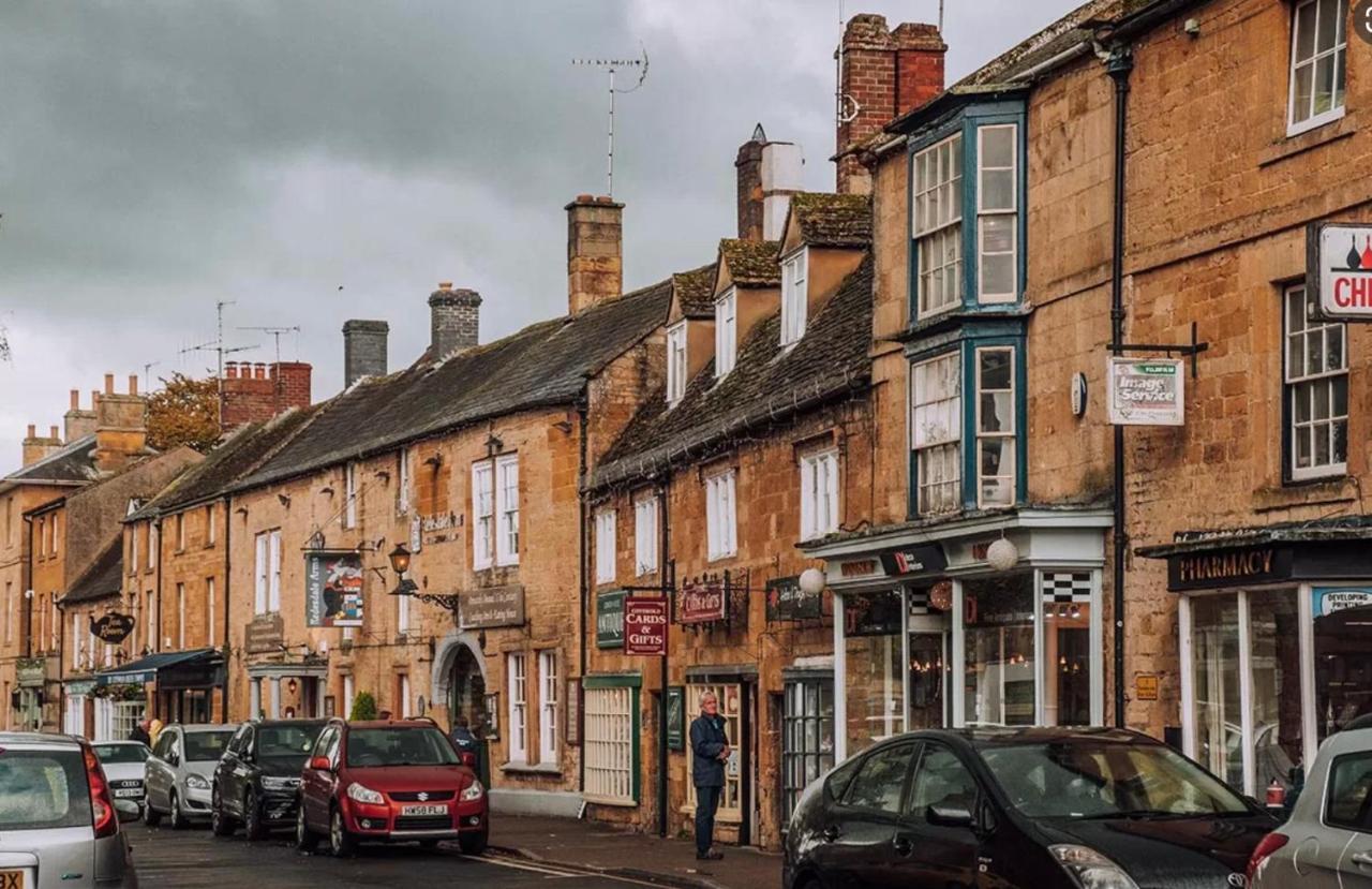 Siam Cottage Guesthouse Over 300 Years Old With Thai Restaurant Moreton-in-Marsh Luaran gambar