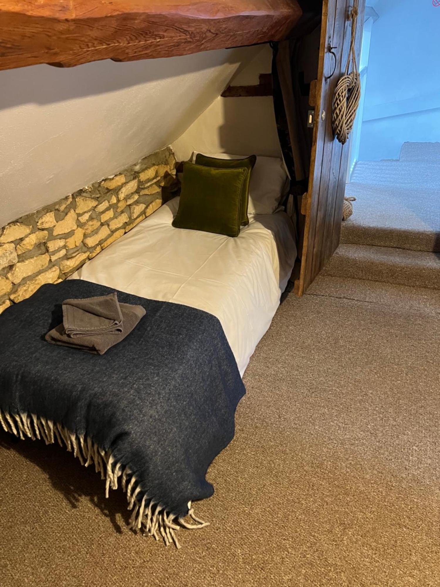 Siam Cottage Guesthouse Over 300 Years Old With Thai Restaurant Moreton-in-Marsh Luaran gambar